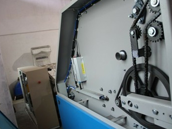 折疊機(jī)設(shè)備細(xì)節(jié)1