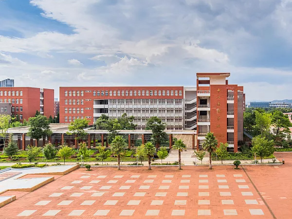 
		院校洗滌設(shè)備解決方案
	